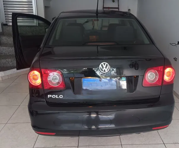 Volkswagen Polo Sedan 1.6 MI Total Flex 8V 4P 2014
