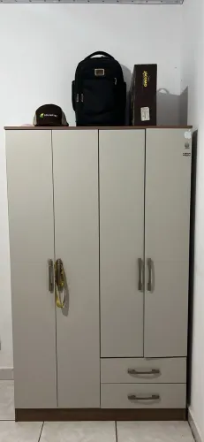 Vende guarda-roupas novo