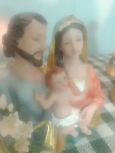 Nossa Senhora Aparecida e Sagrada Família.