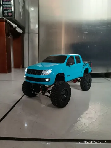 Miniatura amarok poliplac de controle remoto 4x4