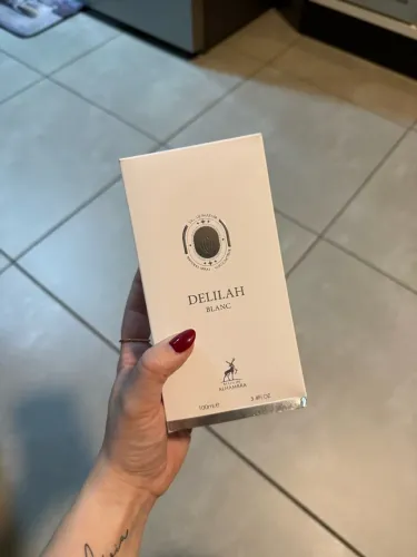 Perfume DELILAH Blanc novo