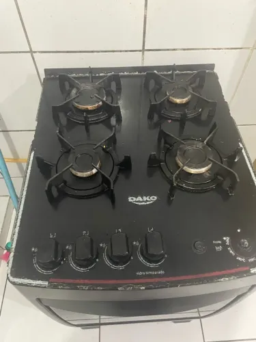 Vendo fogão dako com painel de vidro, funcionando perfeitamente, porém o vidro trincou