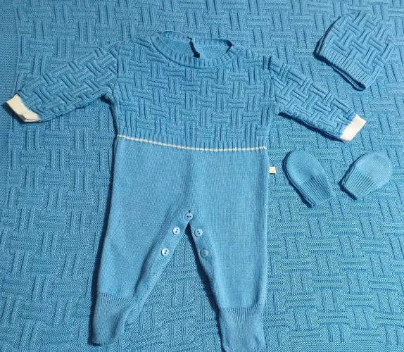 Saída de maternidade em tricô - cor azul celeste