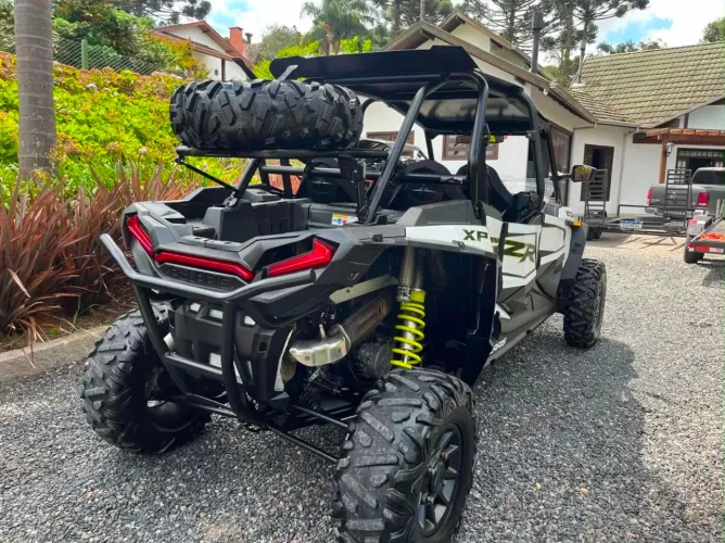 UTV quadriciclo polares 4x4 1000cc