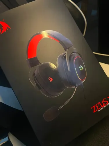 Headset Gamer Redragon Zeus X RGB 7.1 - Semi-novo na Caixa