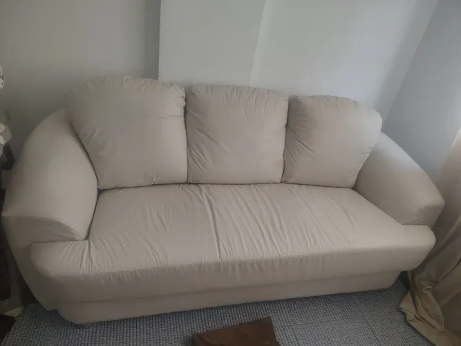 Vendo sofá de couro branco 