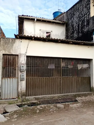 Vende-se uma casa