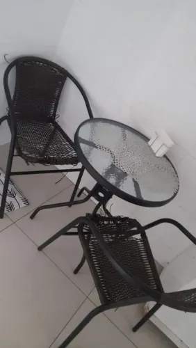 Mesa e cadeira
