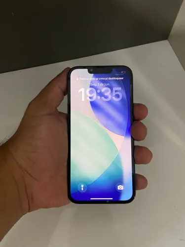 iPhone 16e 98%