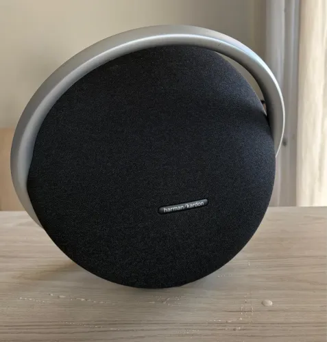 Harman kardon onyx studio 8