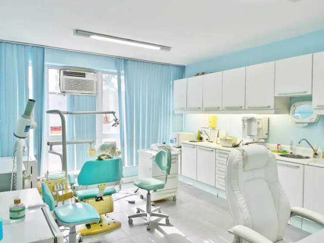 CONSULTÓRIO ODONTOLÓGICO COMPLETO À VENDA - Barra da Tijuca