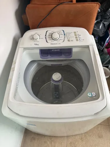 Máquina de lavar roupa Eletrolux 16kg