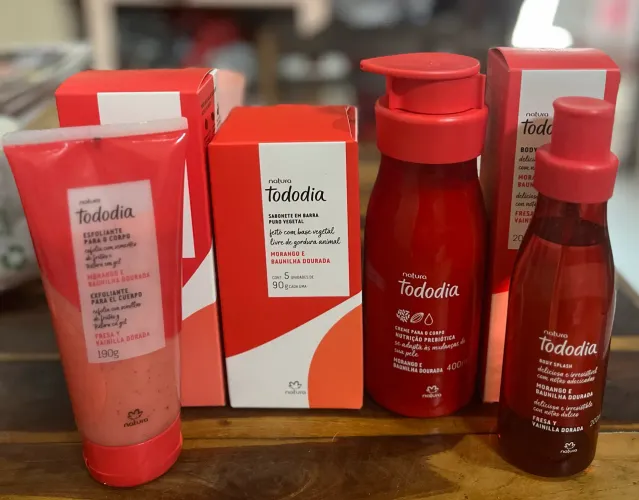 Kit Morango e Baunilha Dourada Natura 