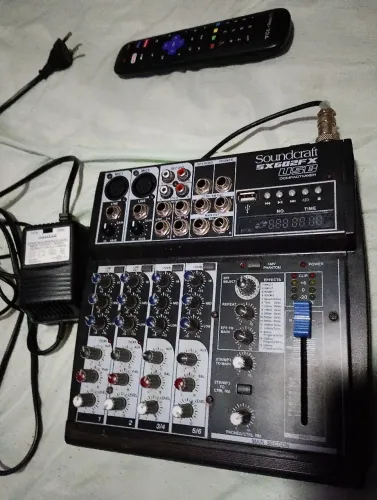 Mesa de som soundcraft Sx602FX 6 canais USB