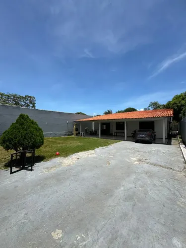 Vendo Casa Solta no Olho D´Água - 04 Quartos - Próximo a Litorânea