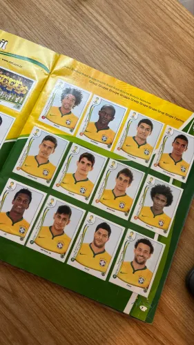 ÁLBUM DA COPA 2014 COMPLETO - COM CAPA