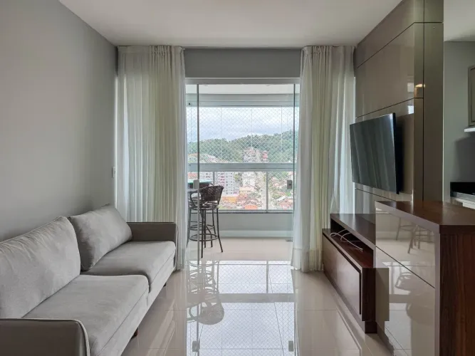 Apartamento com 3 dormitórios, sendo 1 suíte e vaga dupla à venda, 86 m² por R$ 750.000 -