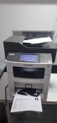 Impressora lexmark MX611de acompanha transformador