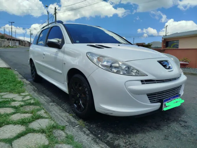 Peugeot 207 SW XR 1.4 Flex 8V 5P 2012