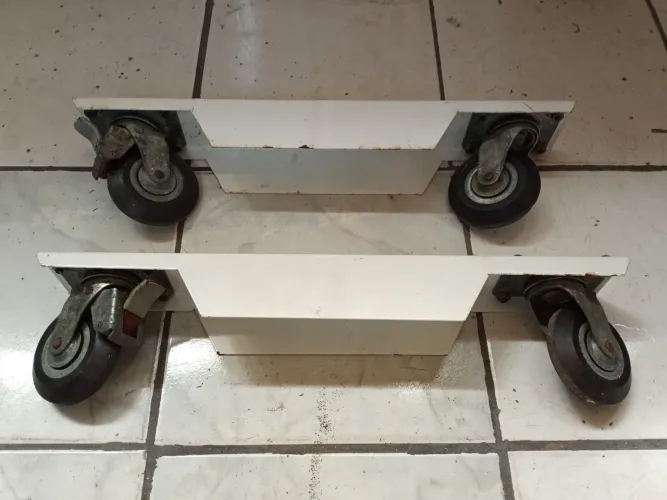 Base de Metal com Rodinhas Multi Uso