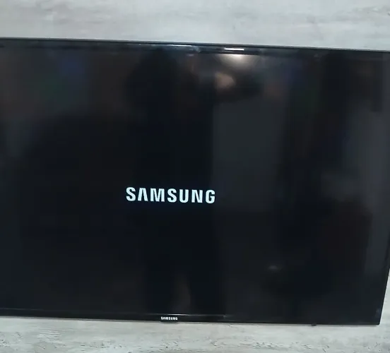 Tv Sansumg 46pol. Full HD 1080i gigante/tudo ok, completa. Não é ismarti.