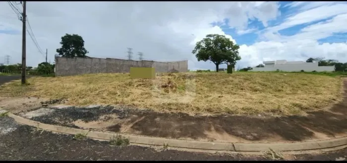 Terreno de Esquina Para Venda No Bairro Inconfidência