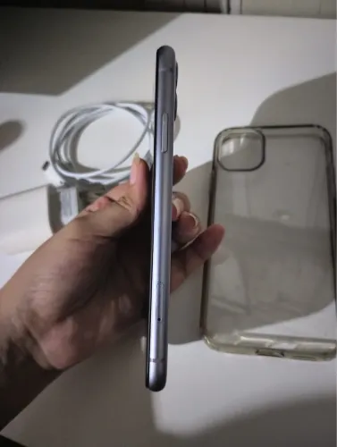Vende se em iPhone 11 em perfeito estado