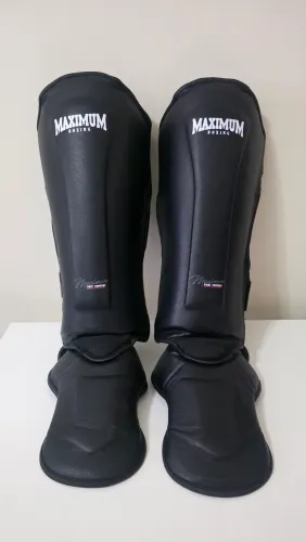 Caneleira De Muay Thai e Kickboxing Maximum Classic Black