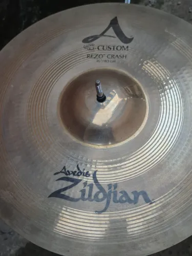 Prato de Ataque (Crash) 16 zildijian A custom Rezo