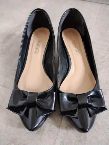 Sapato Corello Preto Verniz 34 com Laço Salto Baixo