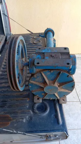 REDUTOR 40X1 COM POLIA E MANCAL