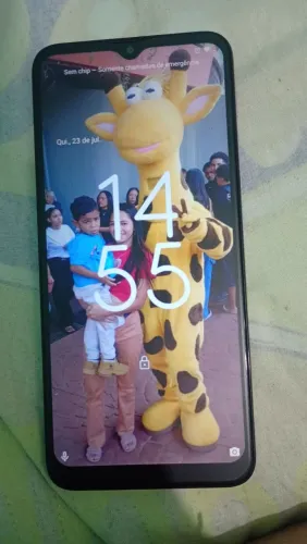 Vendo este celular moto g30 memória 128 valor 600 Reais