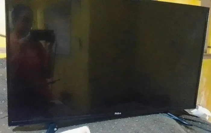 Vendo tv 42 LCD com display quebrado