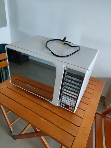 Microondas Midea Liva
