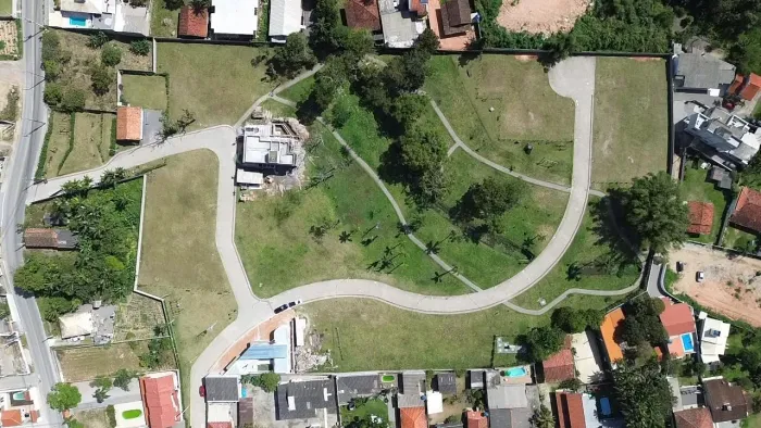 Terreno à Venda no Condomínio Quinta da Camboa - Qualidade de Vida e Excelente Potencial d