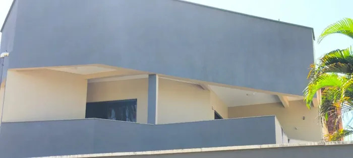 Sobrado de excelente padrão/ 1006 sul 