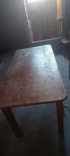 Mesa de jantar ou churrasco.
