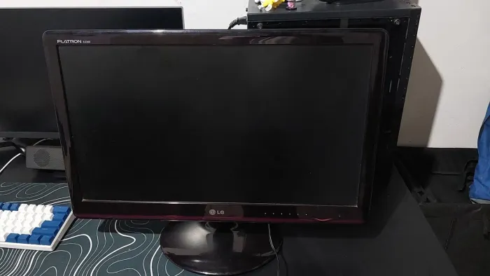 Monitor LG Flatron E2350 23" Full HD HDMI + VGA + DVI
