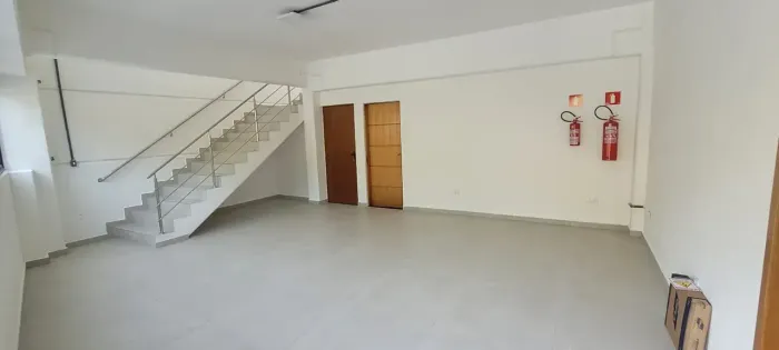 Galpão Logístico ou Industrial com 611 metros quadrados para locação em Condomínio lJacare