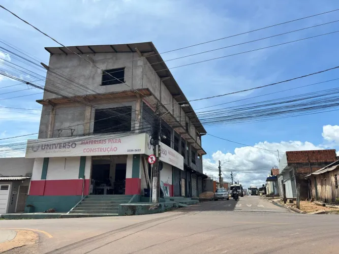 Salão comercial em 2 andares