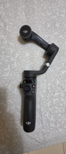 DJI OM 5 Gimbal Estabilizador + Fill Light + Tripé + Bolsa