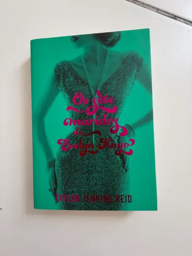 Livro Os 7 maridos de Evelyn Hugo