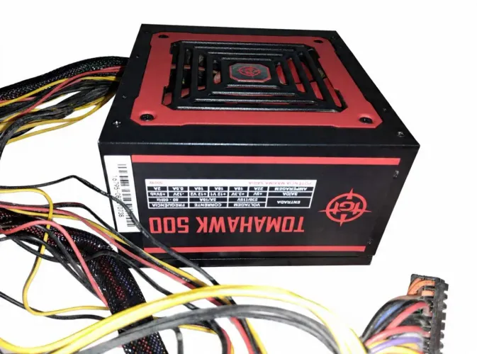 Fonte PC gamer tgt Tomahawk 500w