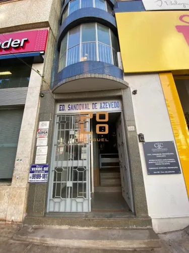 Sala comercial para alugar no Edifício Sandoval Azevedo, setor Central, em Goiânia-GO