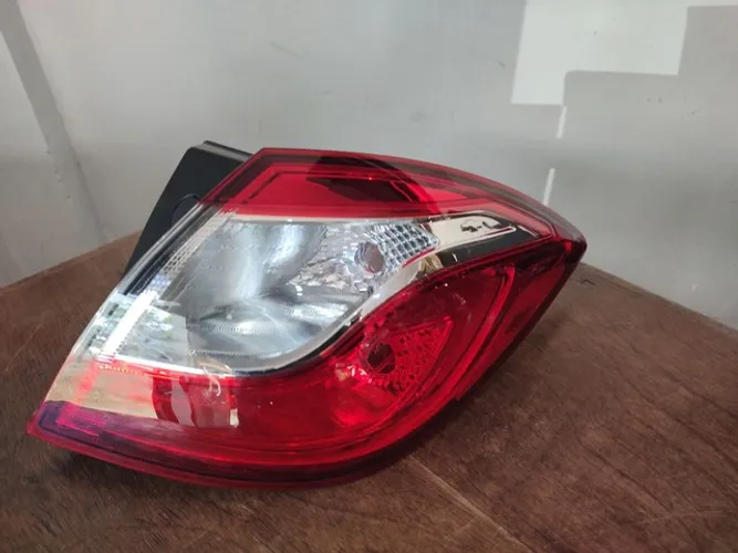 Lanterna cruze Hatch 2016 2017 2018 2019