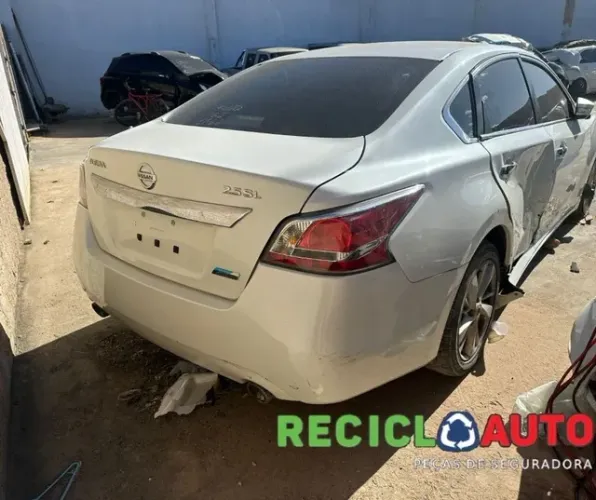 Sucata de nissan altima 2015 para retirada de peças  Leia a descrição