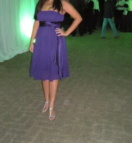 Vestido tomara que caia estruturado no busto