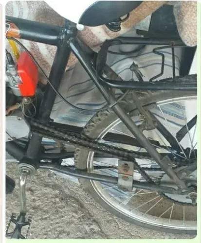 bicicleta  movida a gasolina 