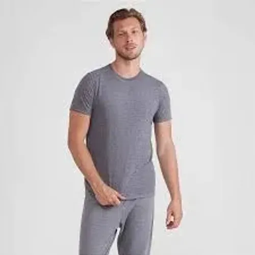 Camiseta Basicamente Lisa Masculina TAM M e P