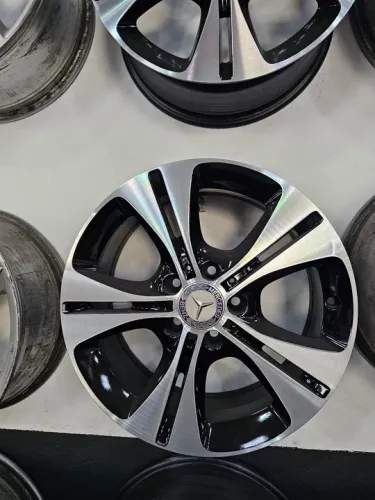 Jogo de roda original Mercedes c180 c200 a200 aro 17 5x112